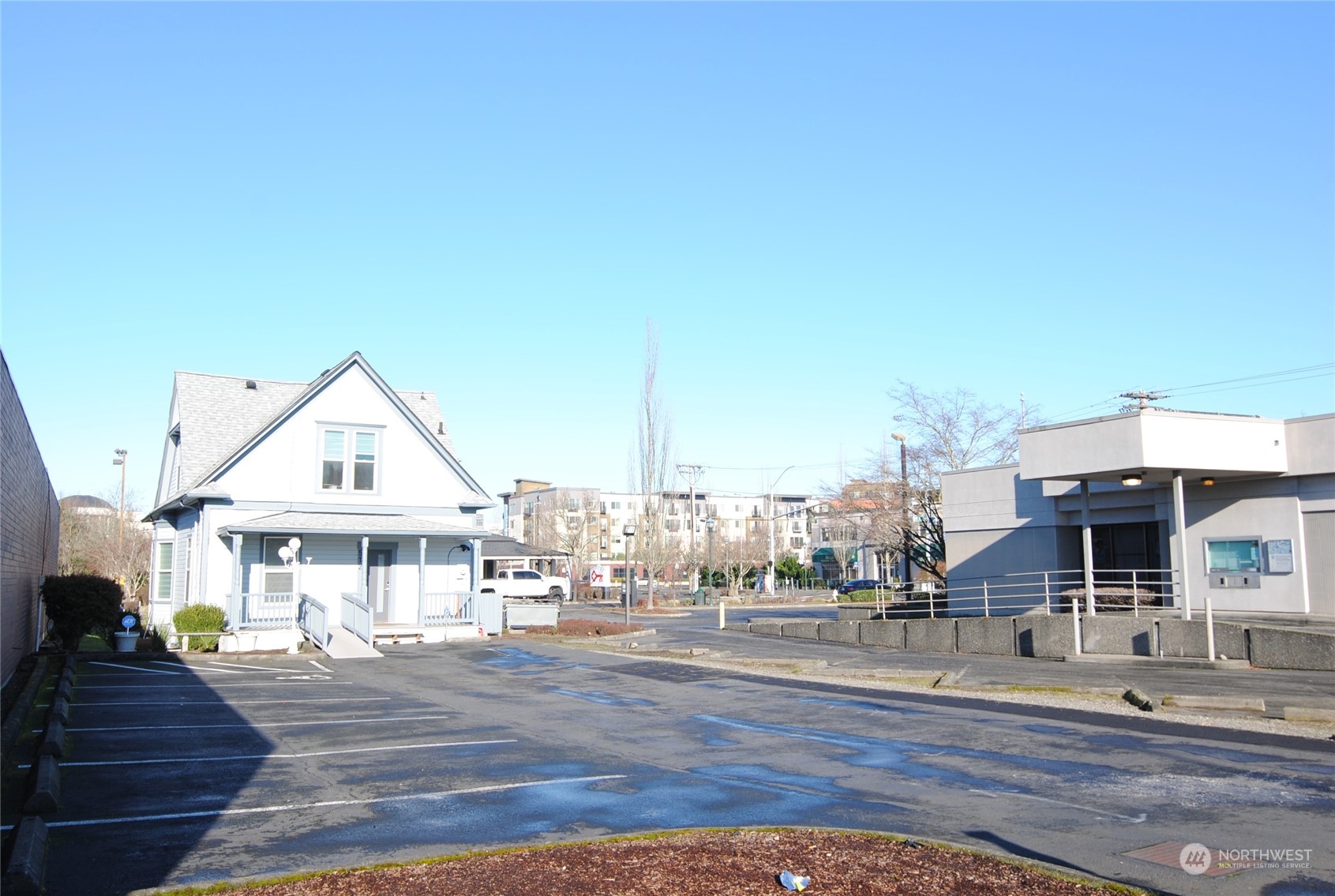 512 W Meeker Street Property Photo 4