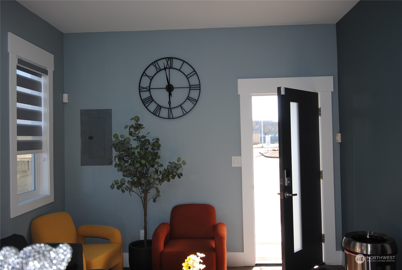 512 W Meeker Street Property Photo 6