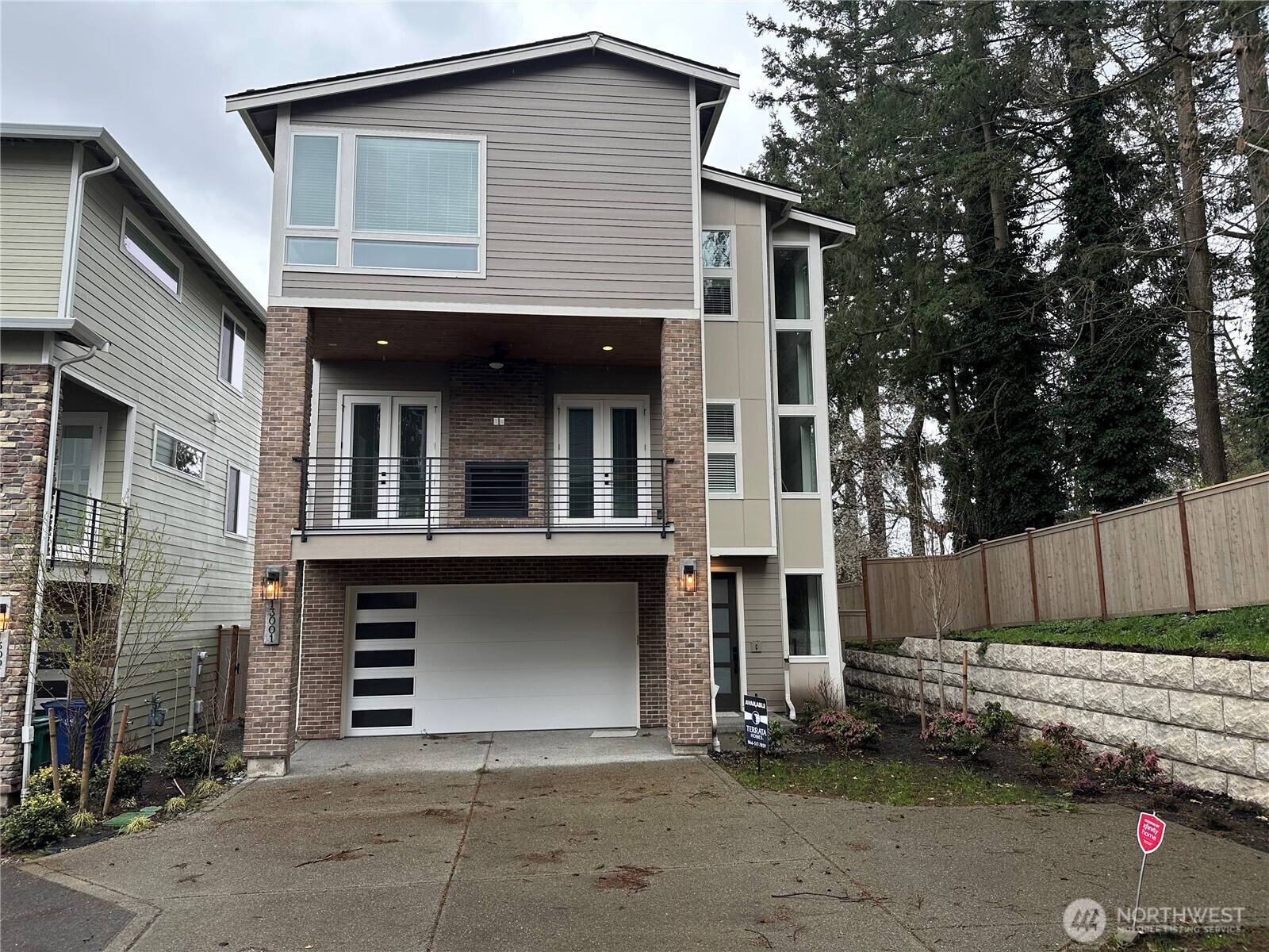 13001 75th Place Property Photo 1