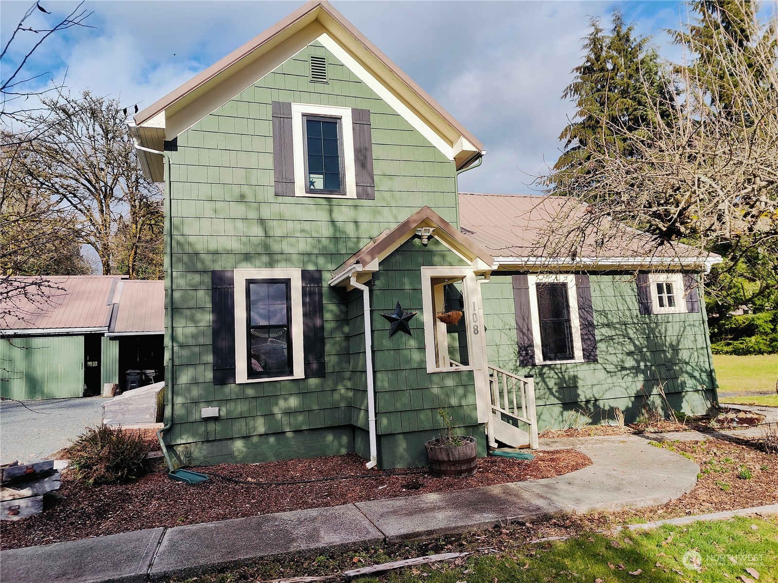 108 Nw Myrtle Avenue Property Photo 2