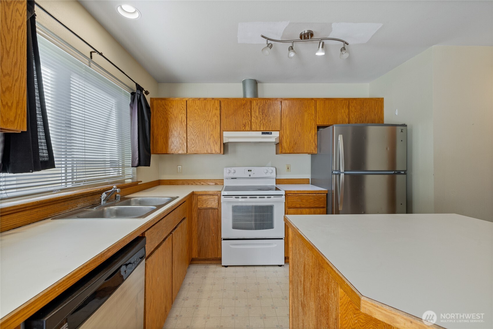 5708 Wisteria Lane Property Photo 11