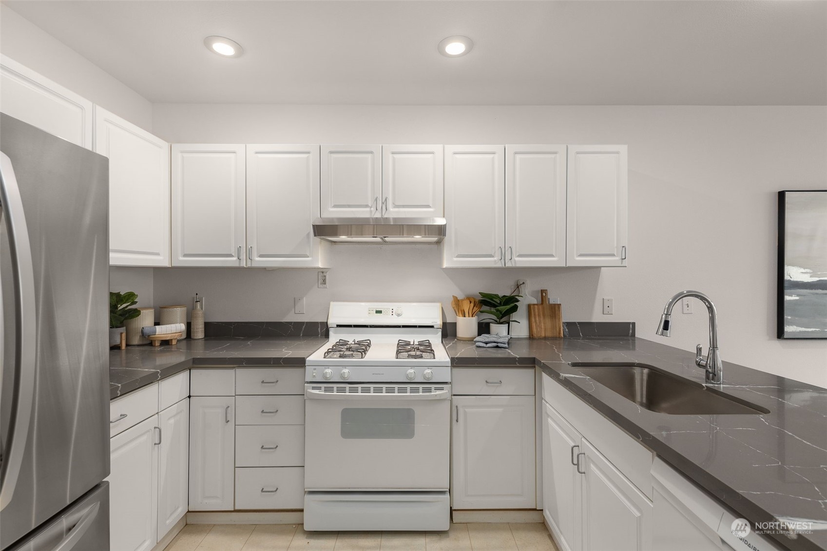11550 Stone Avenue 305 Property Photo 10