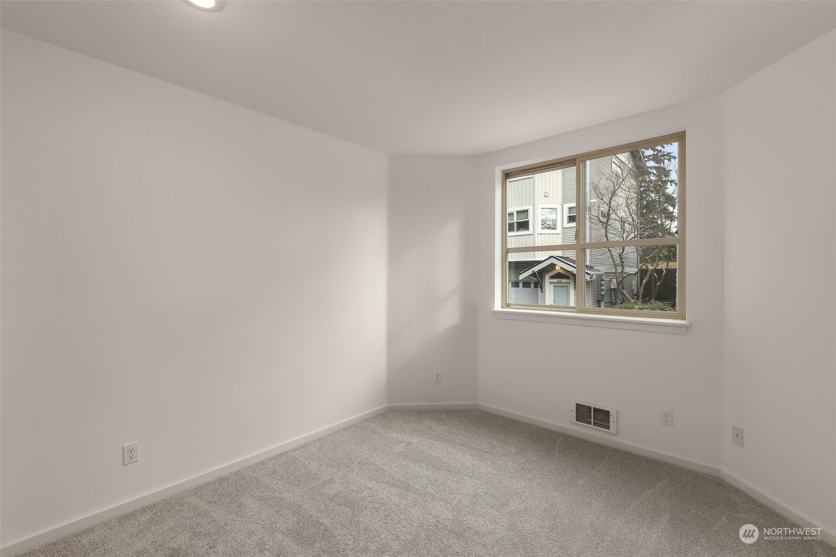 11550 Stone Avenue 305 Property Photo 16