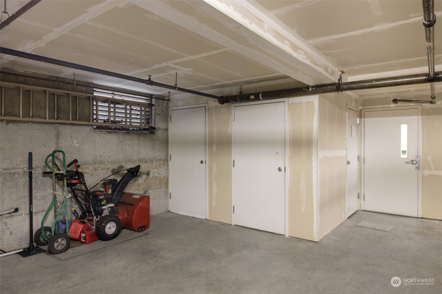11550 Stone Avenue 305 Property Photo 21