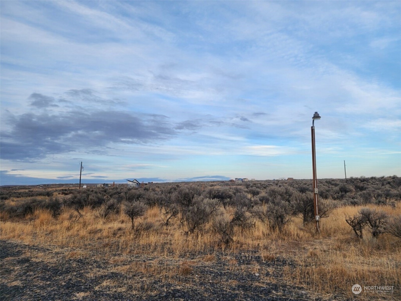 565 Snaffle (lots 10, 6 & 7) Court Property Photo 3
