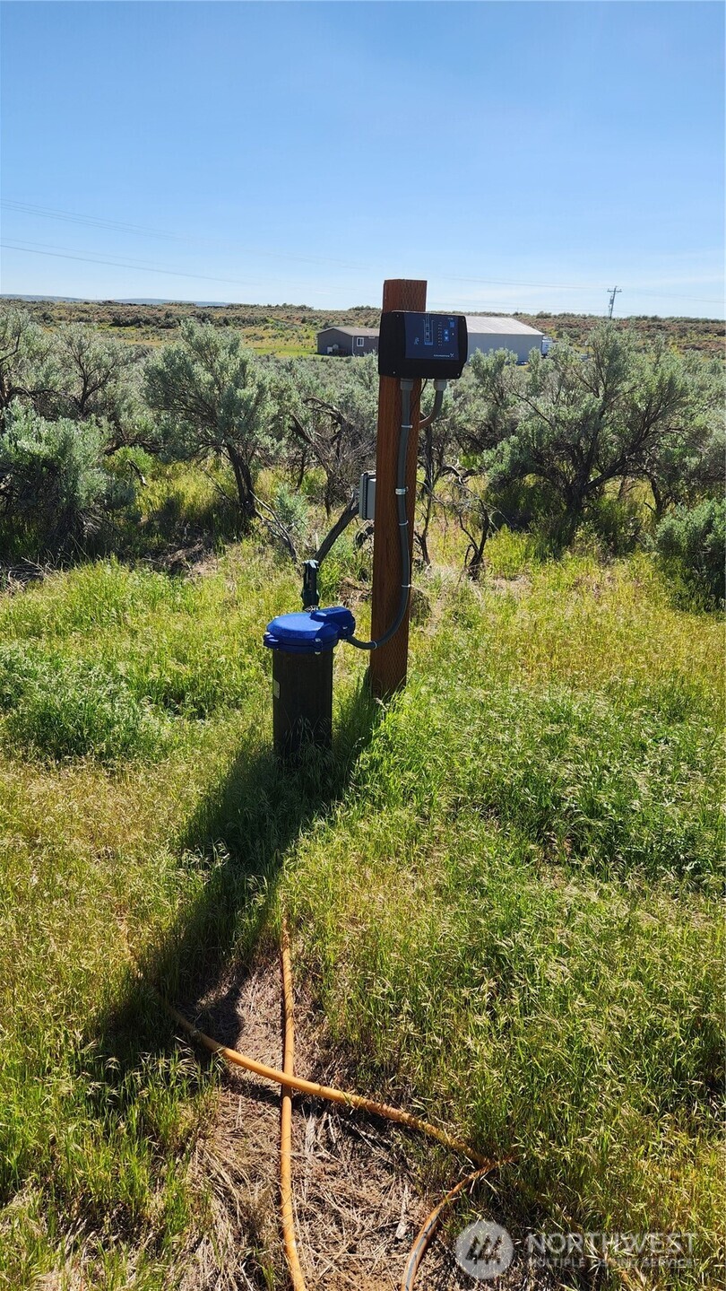 565 Snaffle (lots 10, 6 & 7) Court Property Photo 4