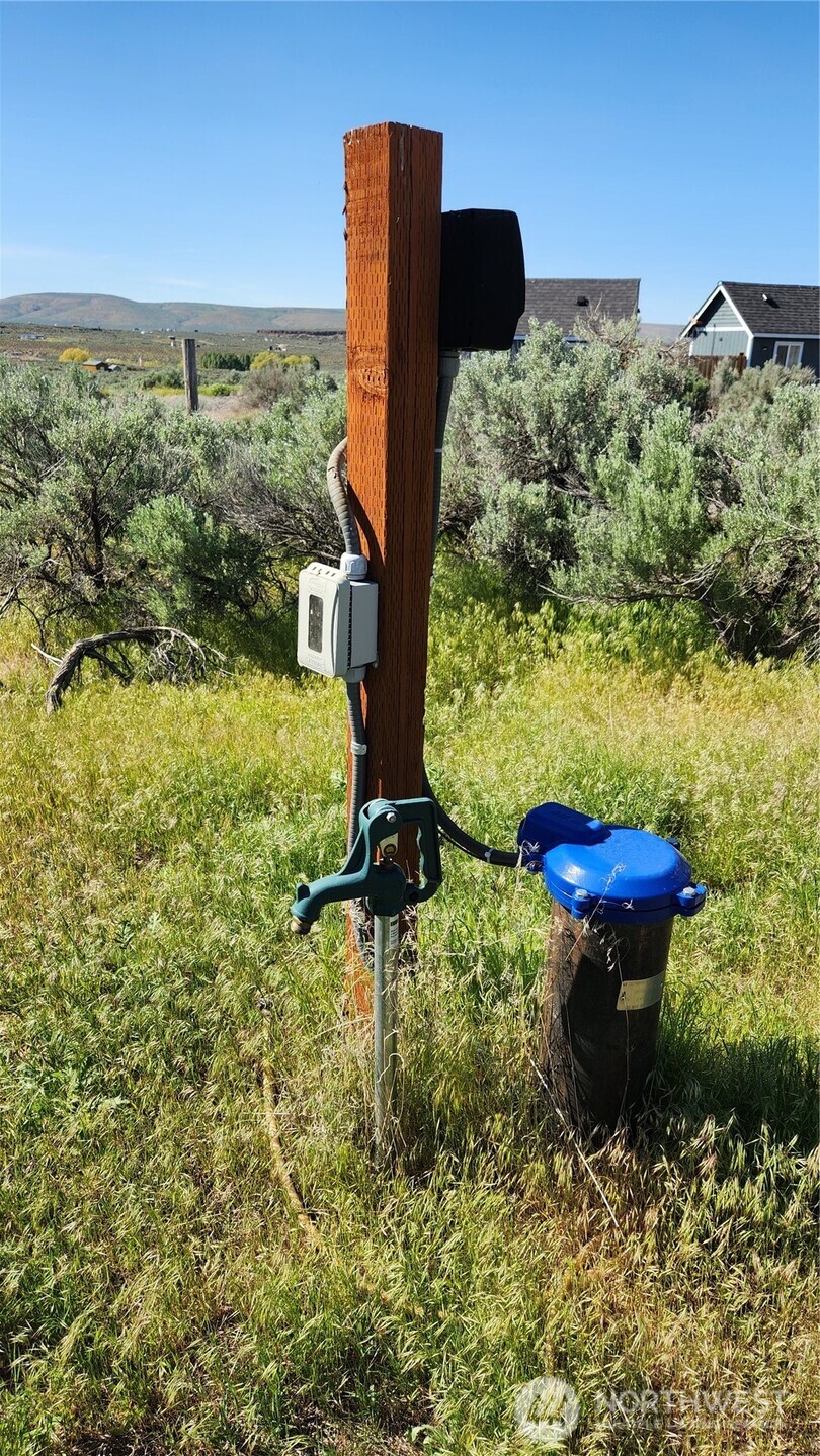 565 Snaffle (lots 10, 6 & 7) Court Property Photo 5