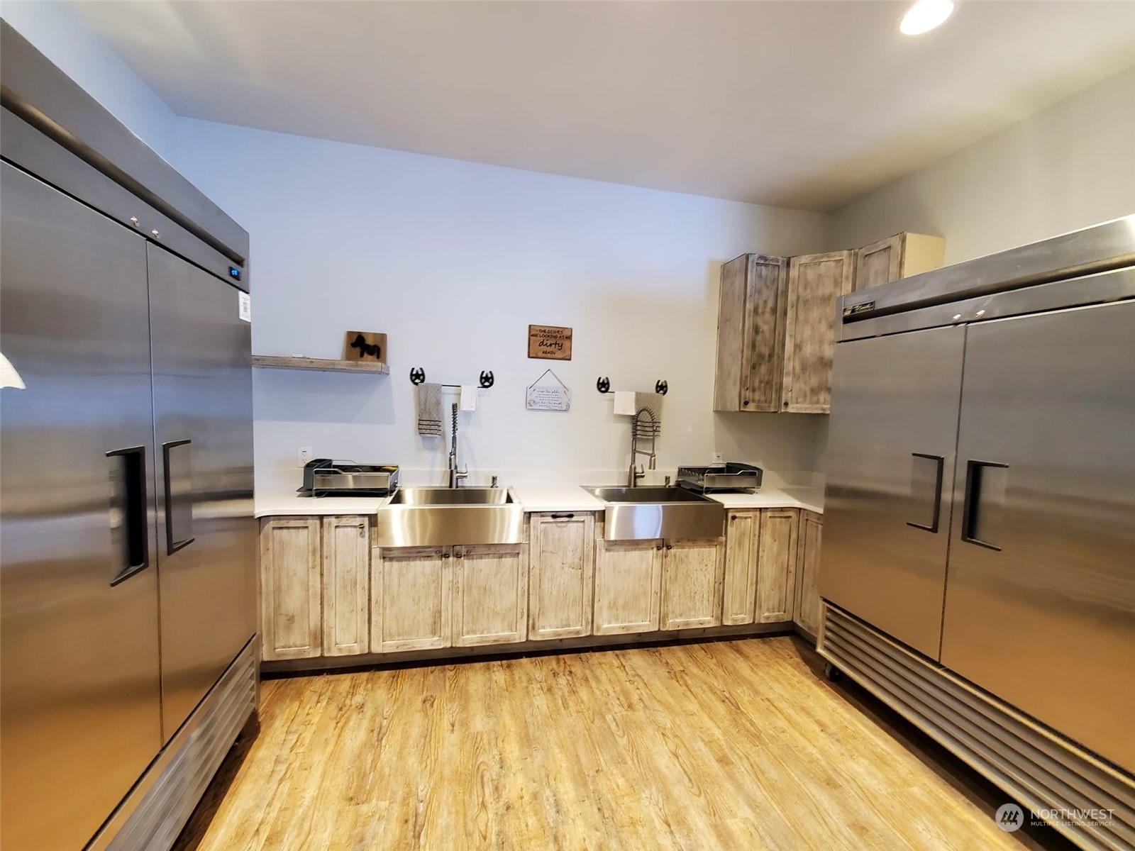 565 Snaffle (lots 10, 6 & 7) Court Property Photo 17