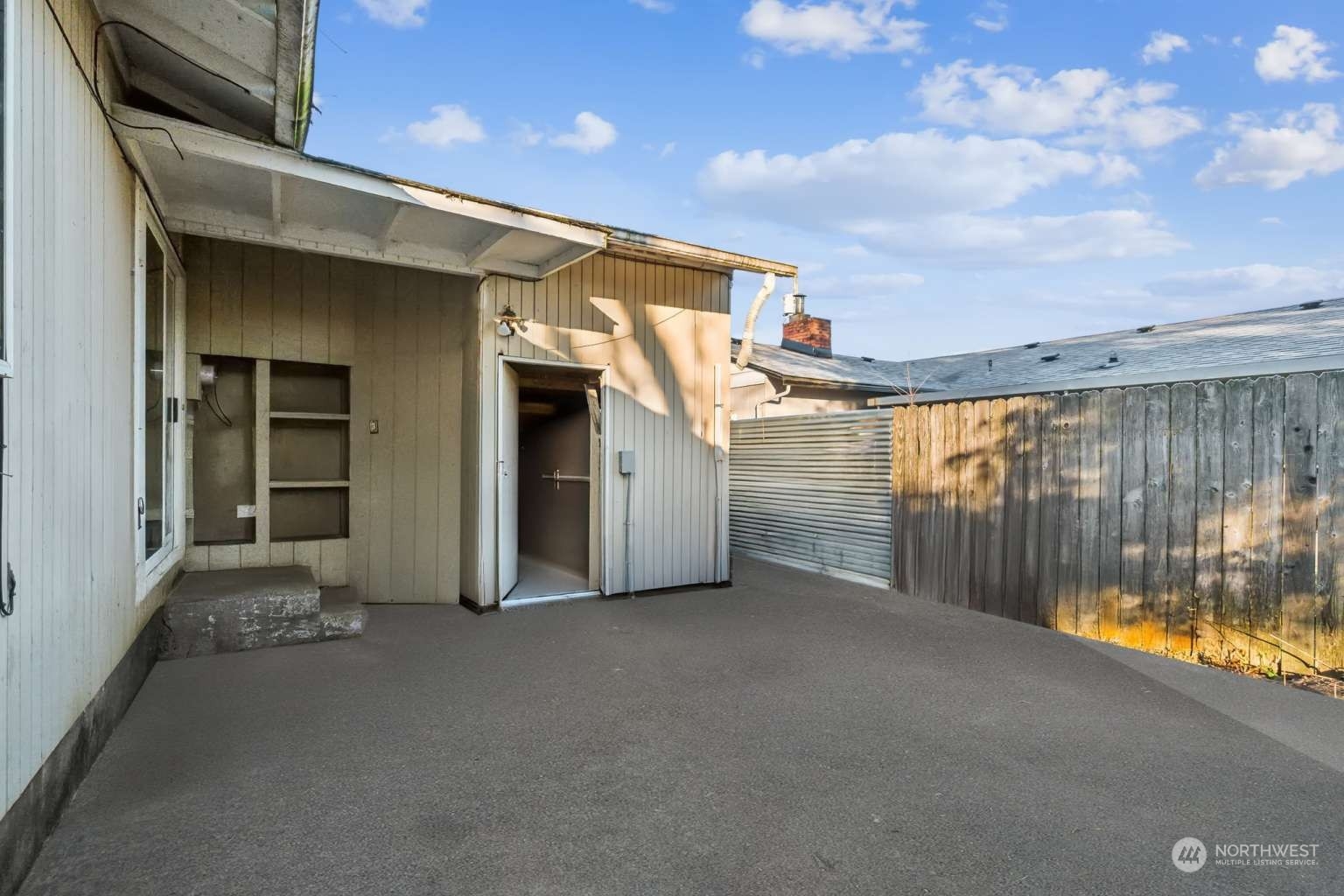 1210 S 8th Avenue Property Photo