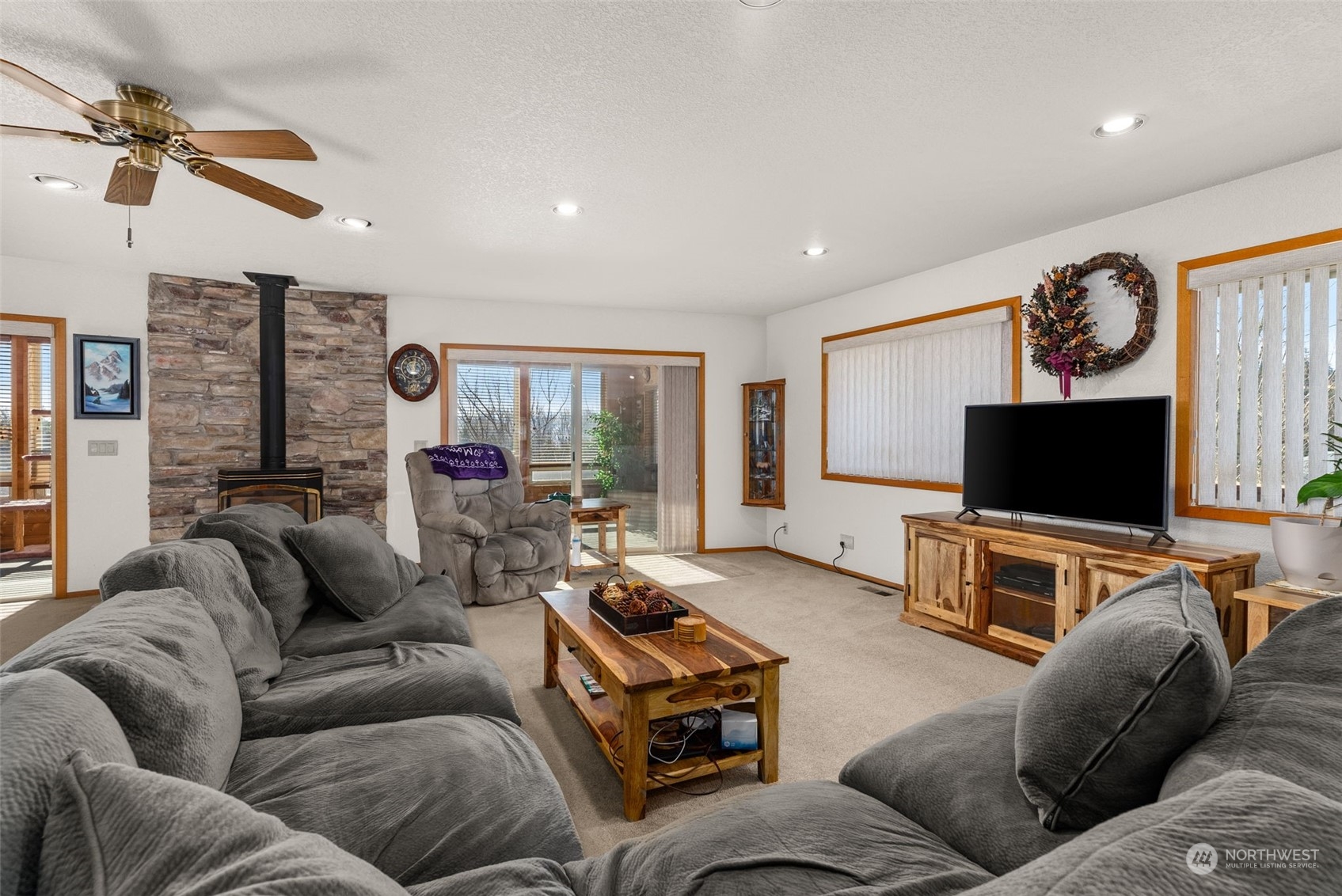 209 Stearns Road Property Photo 6