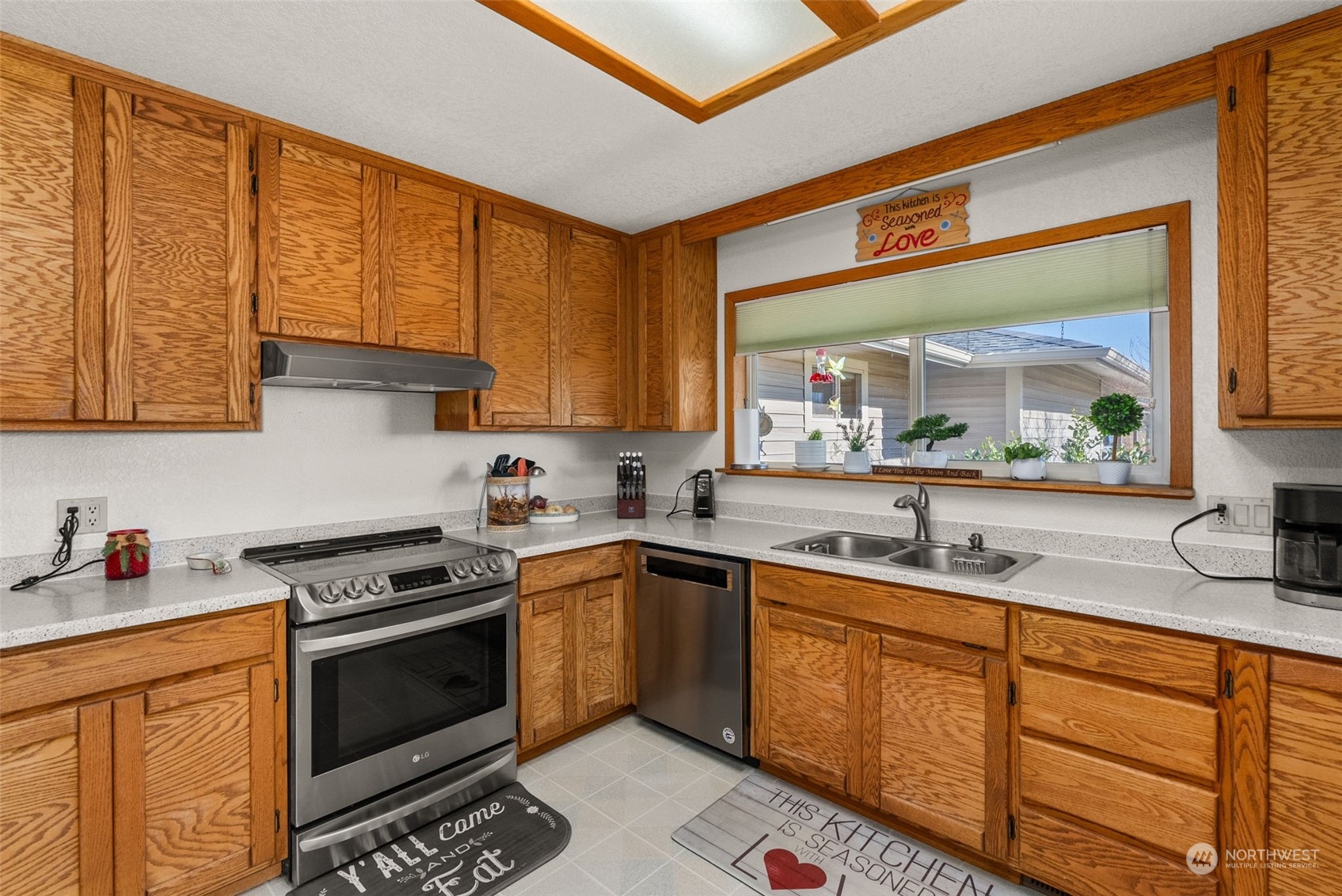 209 Stearns Road Property Photo 11