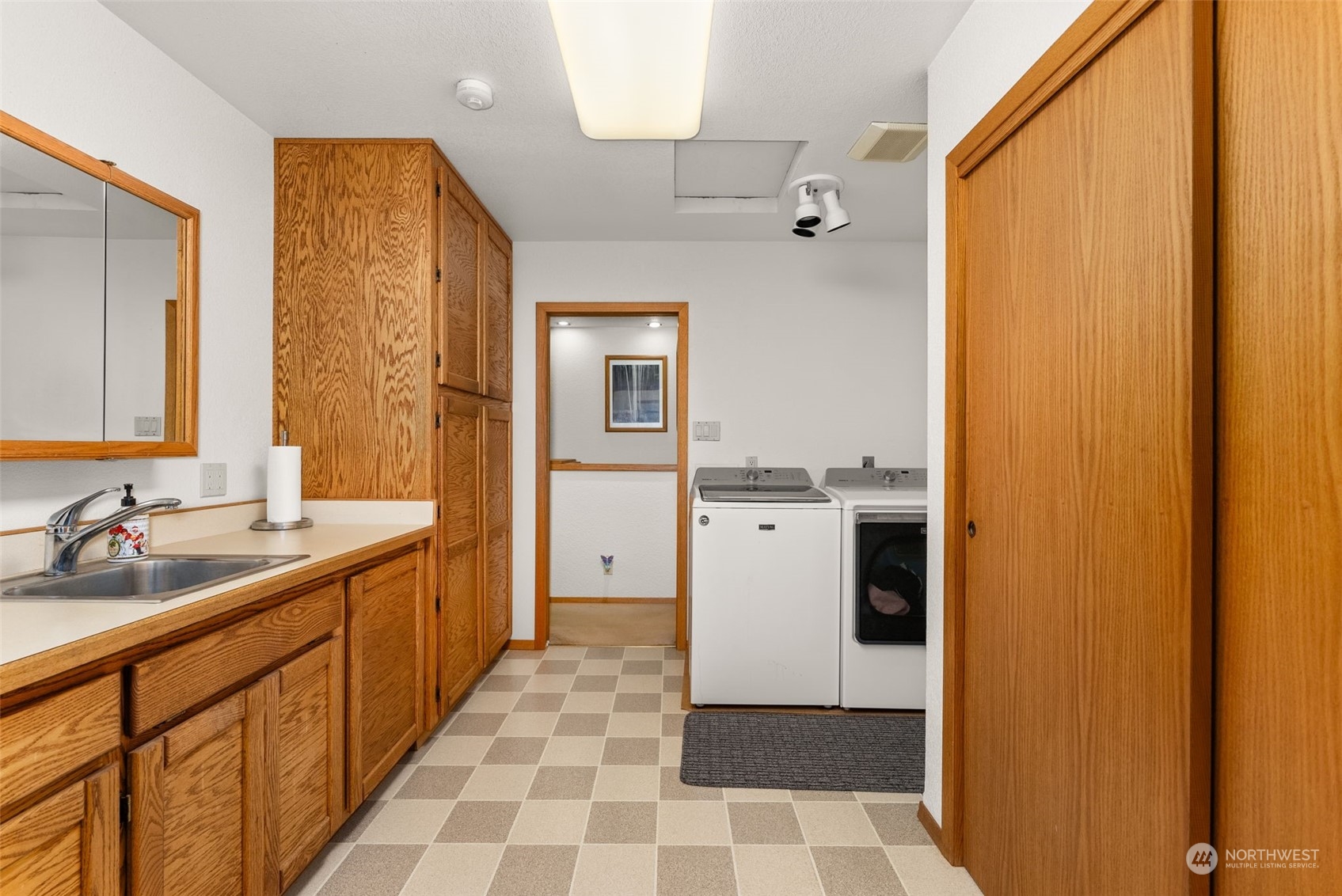 209 Stearns Road Property Photo 23