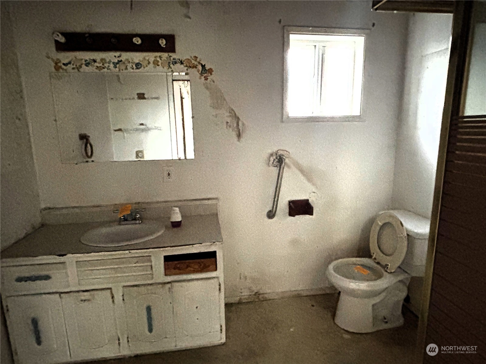 7705 Rainier Drive Property Photo 15