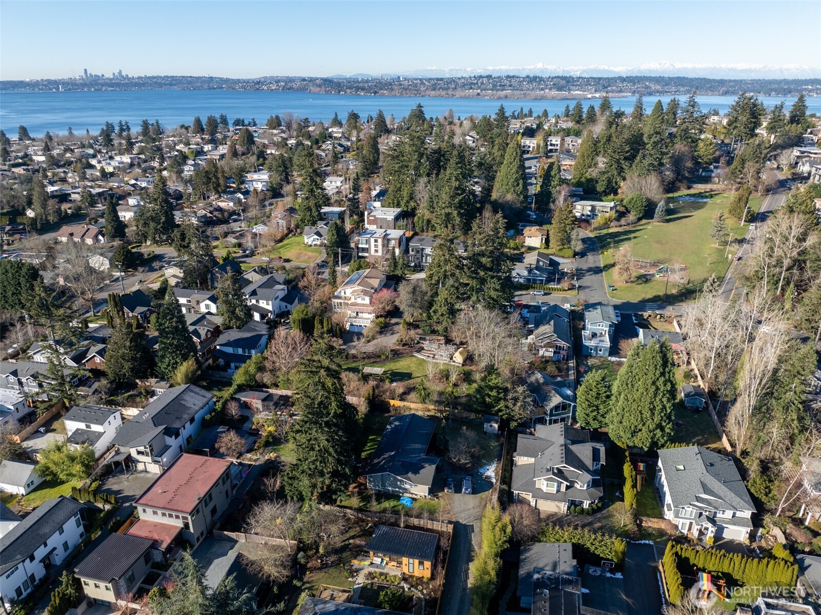 1043 5th Street Property Photo 3