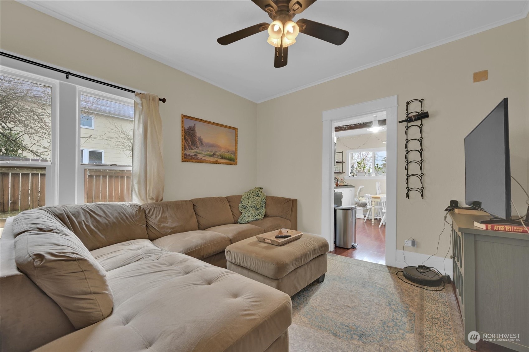 1122 S Fife Street Property Photo 3