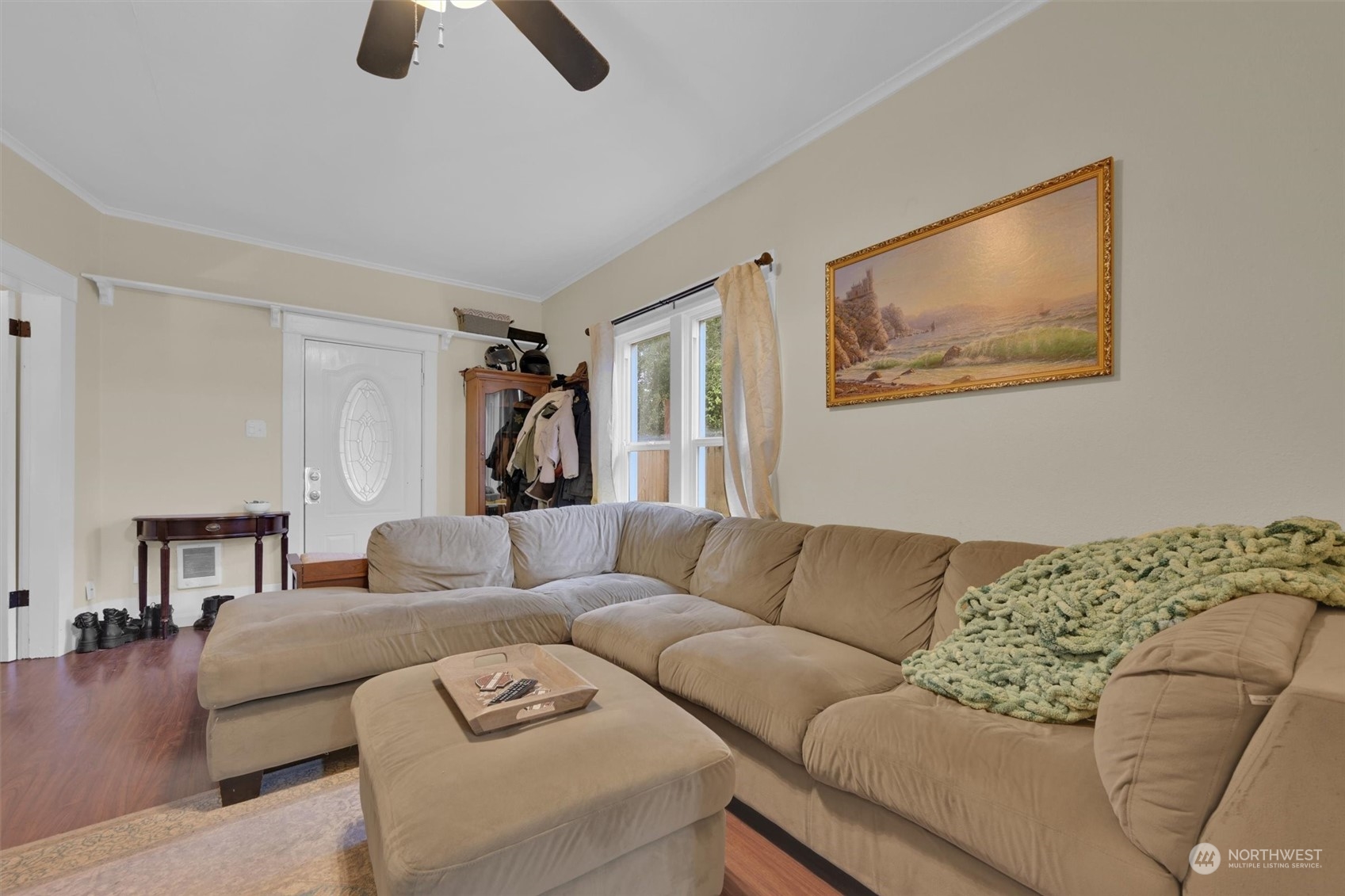 1122 S Fife Street Property Photo 4