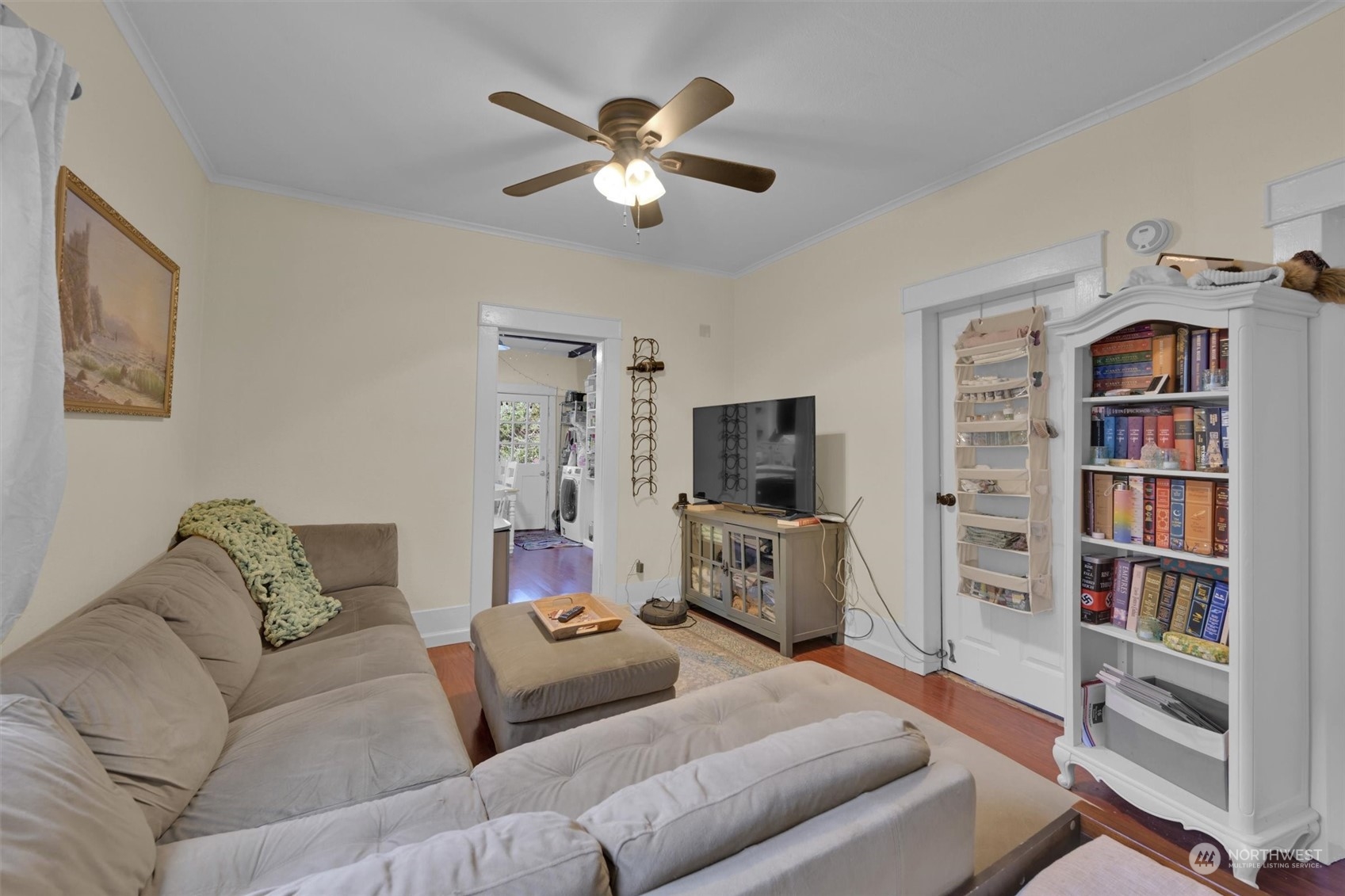 1122 S Fife Street Property Photo 6