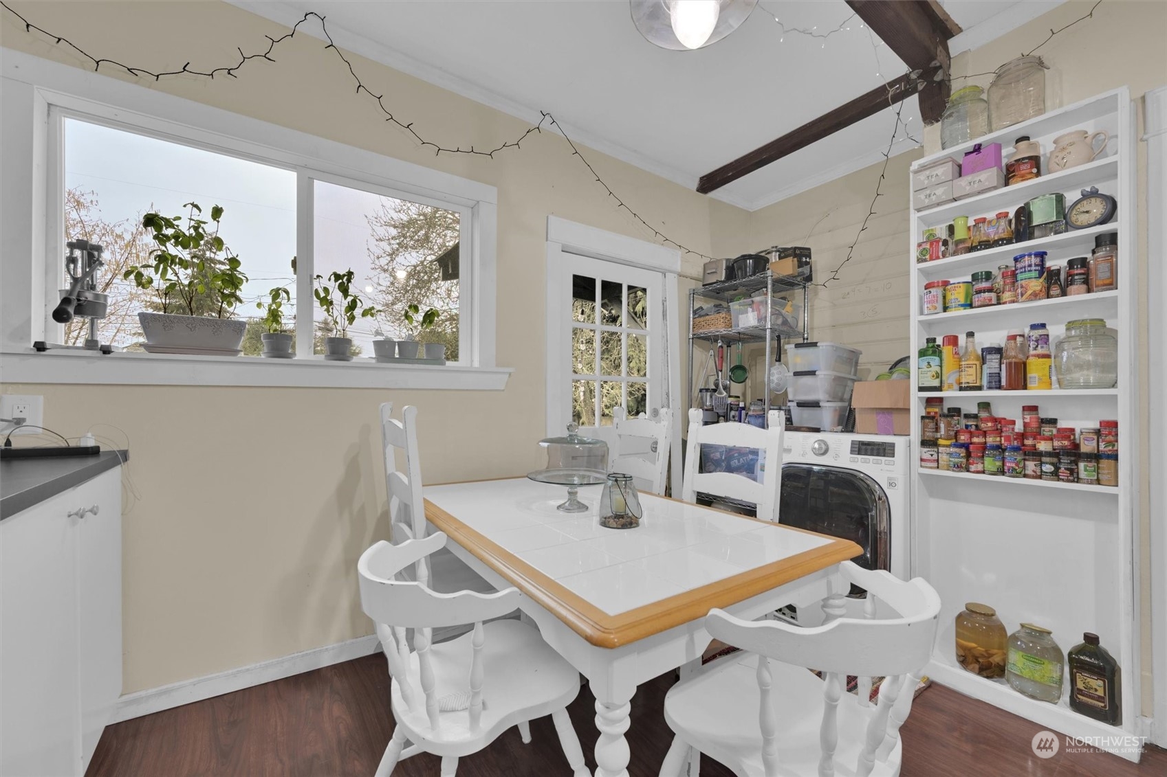 1122 S Fife Street Property Photo 11