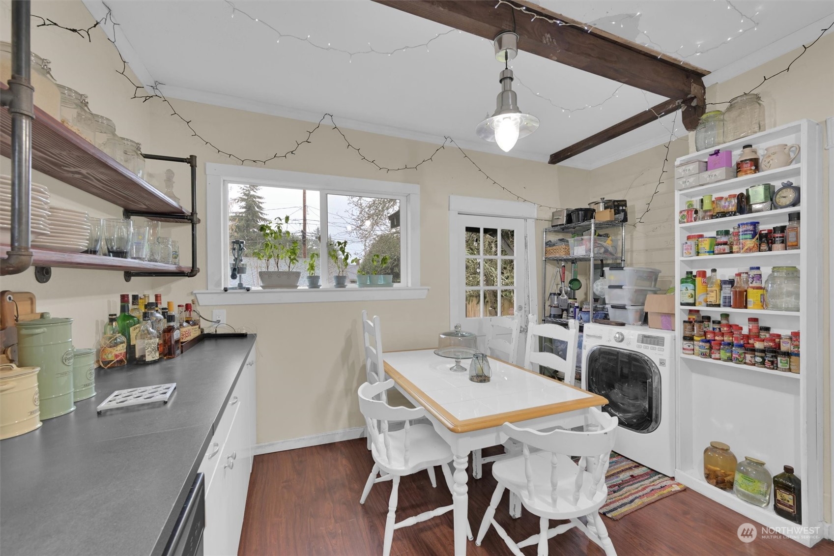 1122 S Fife Street Property Photo 13