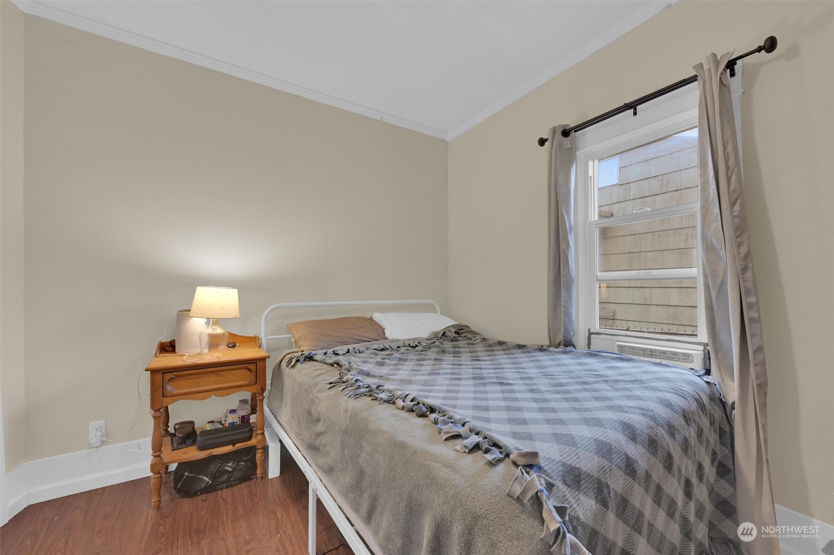 1122 S Fife Street Property Photo 19