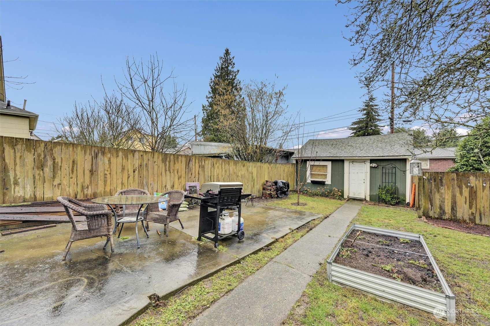1122 S Fife Street Property Photo 26