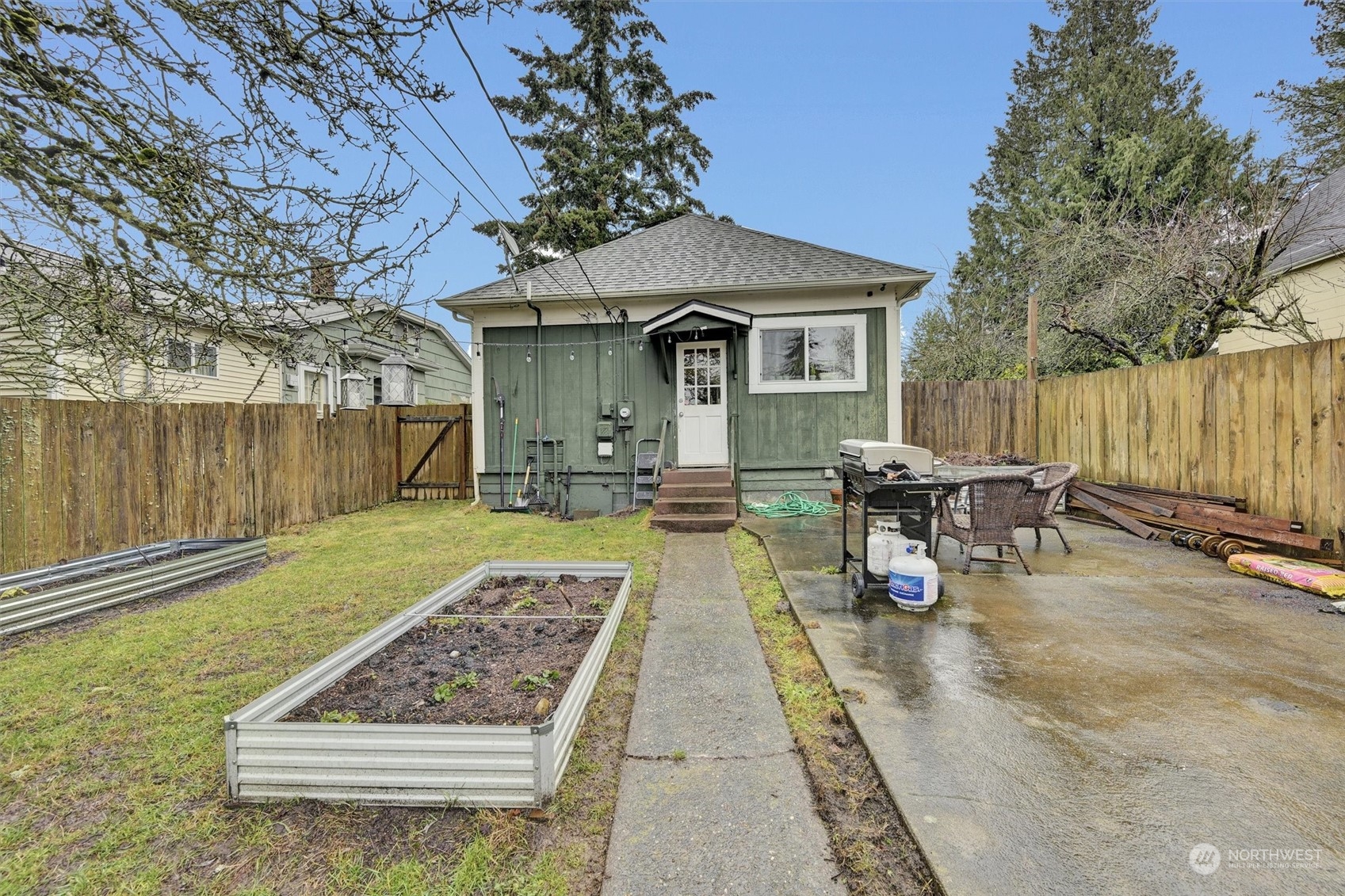 1122 S Fife Street Property Photo 28