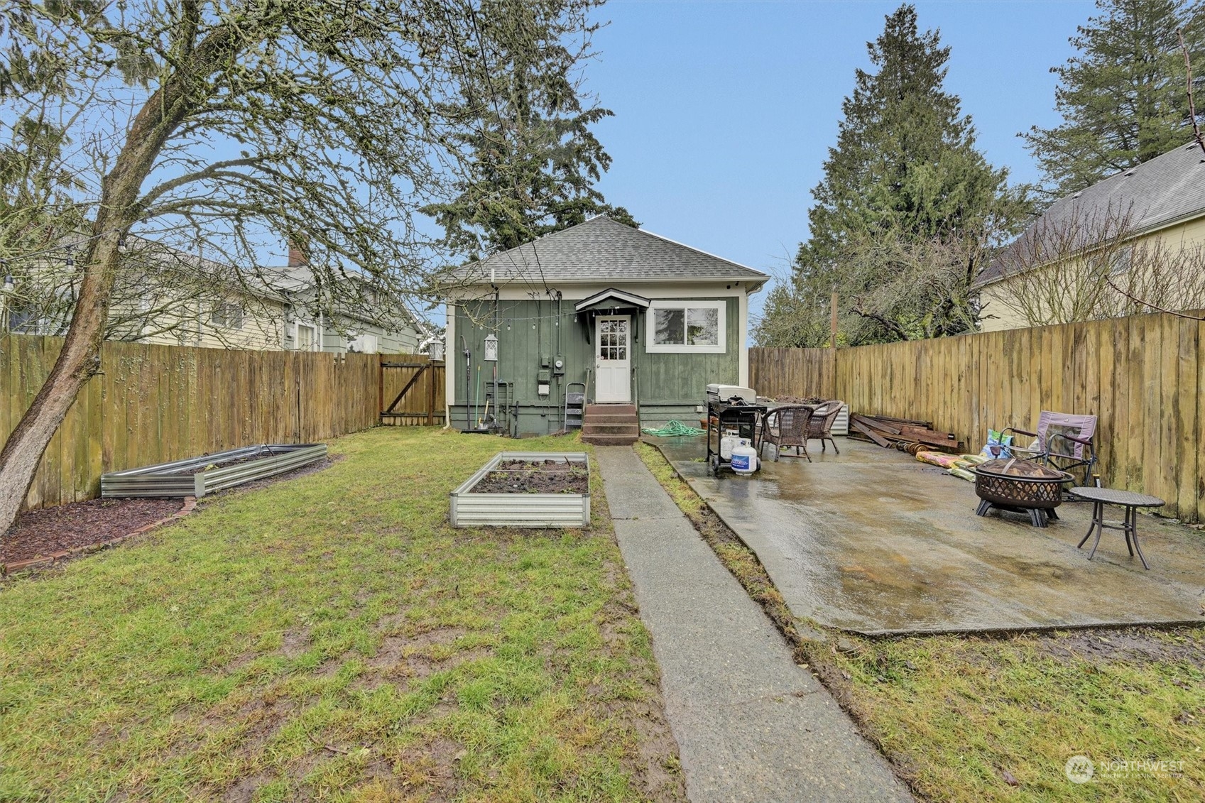 1122 S Fife Street Property Photo 31