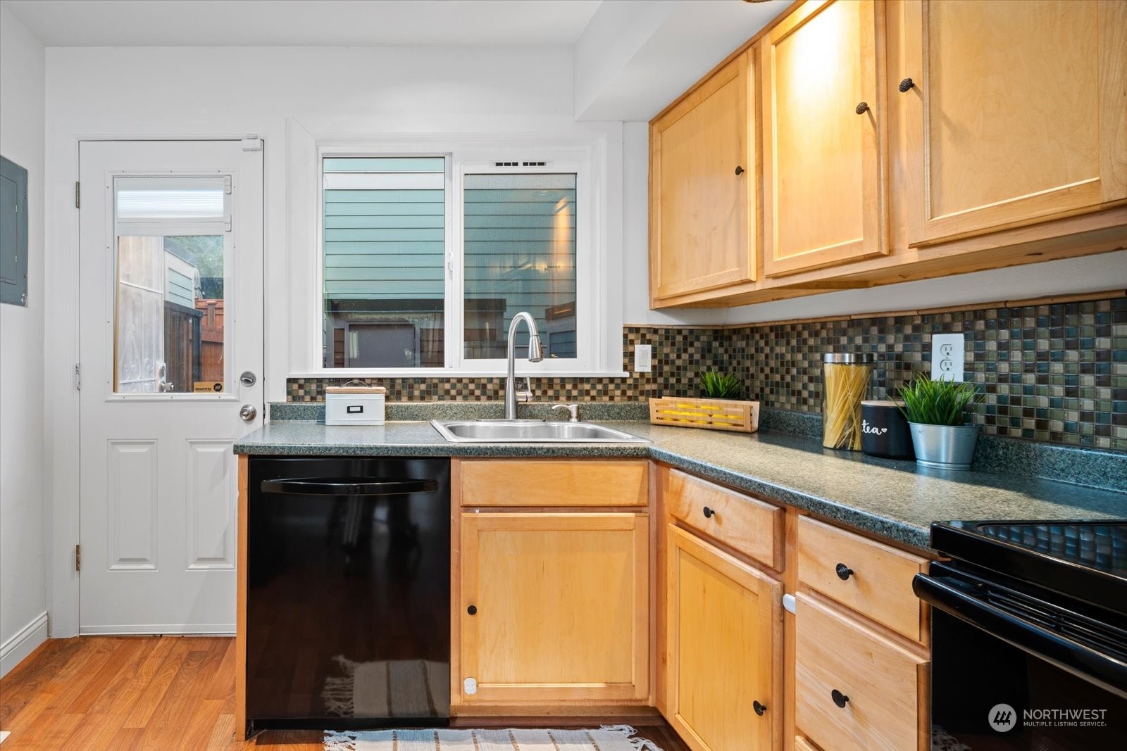 1600 E Yesler Way 102 Property Photo 11