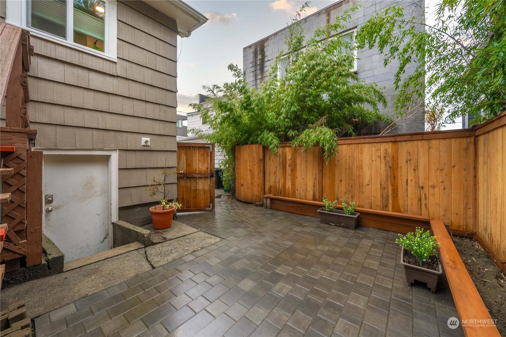 1407 Nw 61st Street Property Photo 3