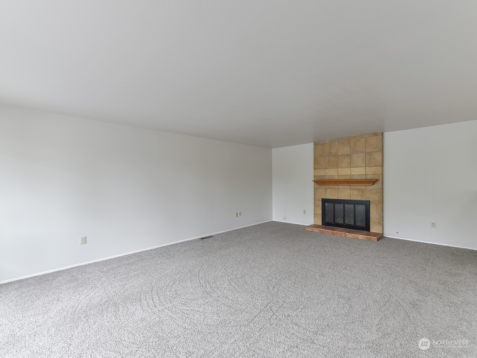 8208 Sapphire Drive Property Photo 6