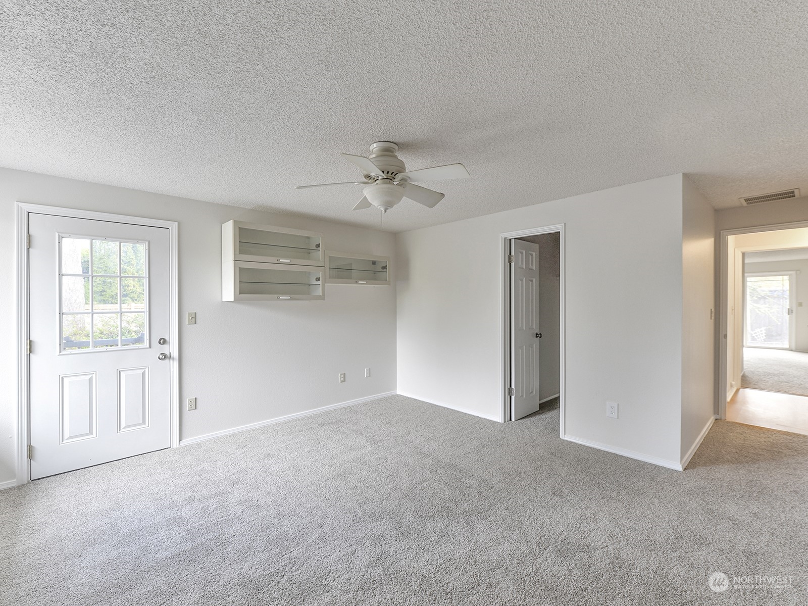 8208 Sapphire Drive Property Photo 12