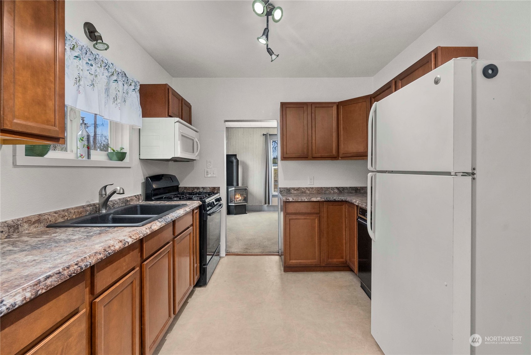 8307 Berkeley Street Property Photo 7