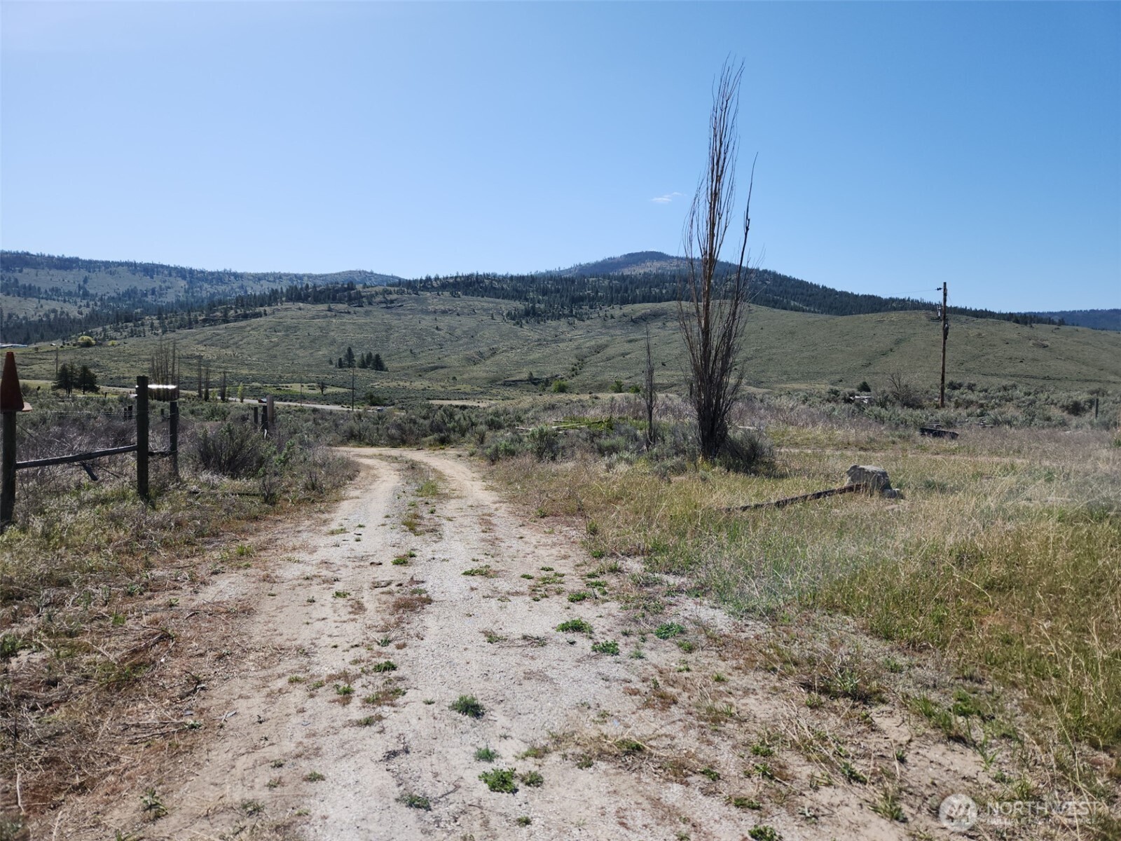 851 Highway 20 Property Photo 3
