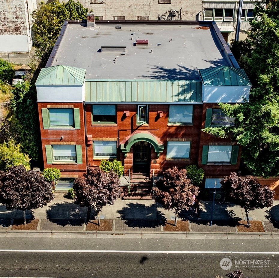 256 Burwell Street Property Photo 1