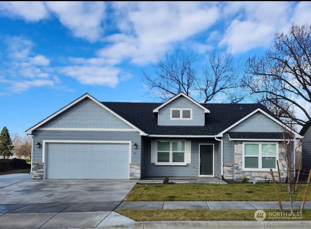 993 Ava Street Property Photo