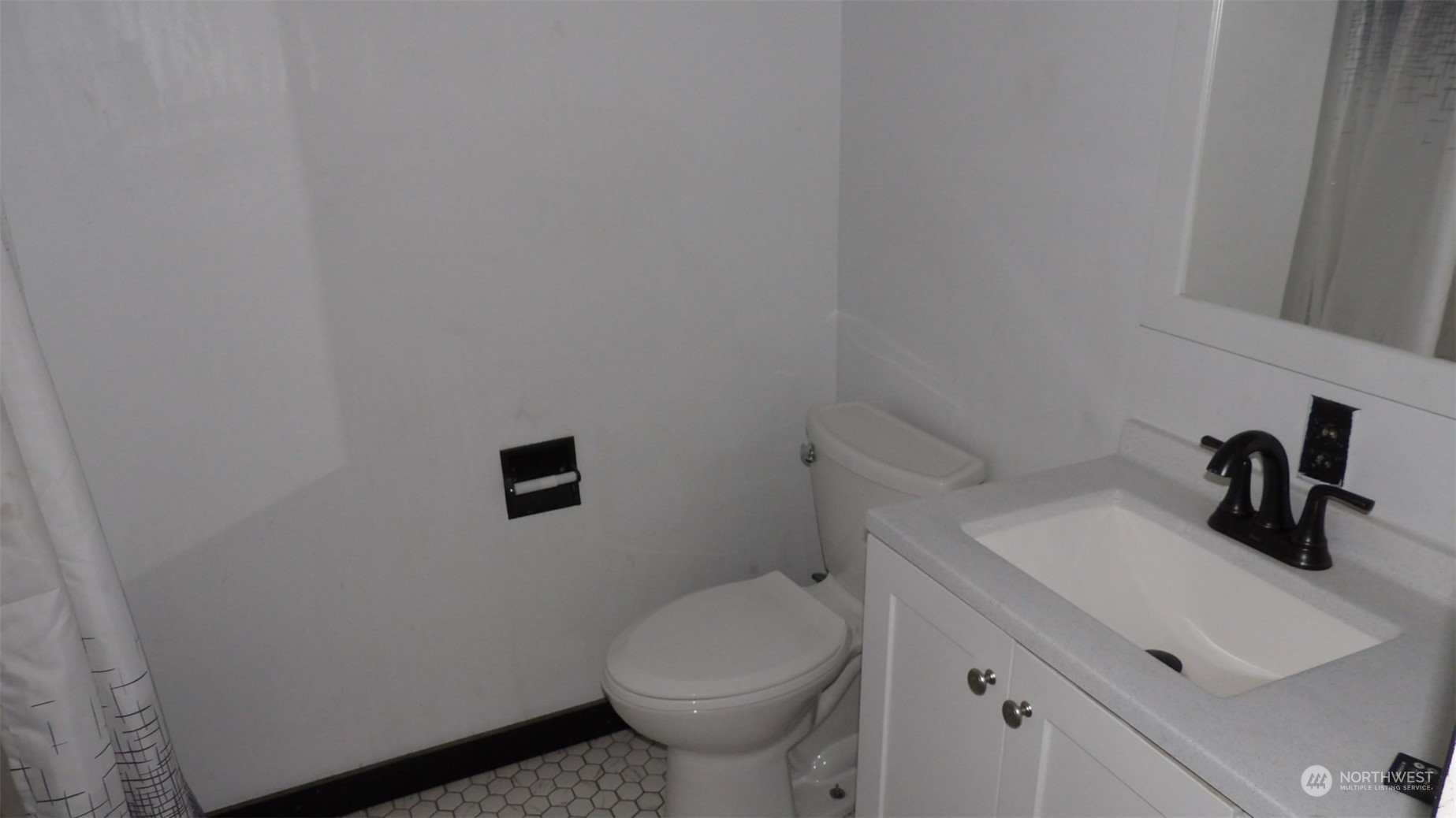 305 E 3rd Avenue Property Photo 10