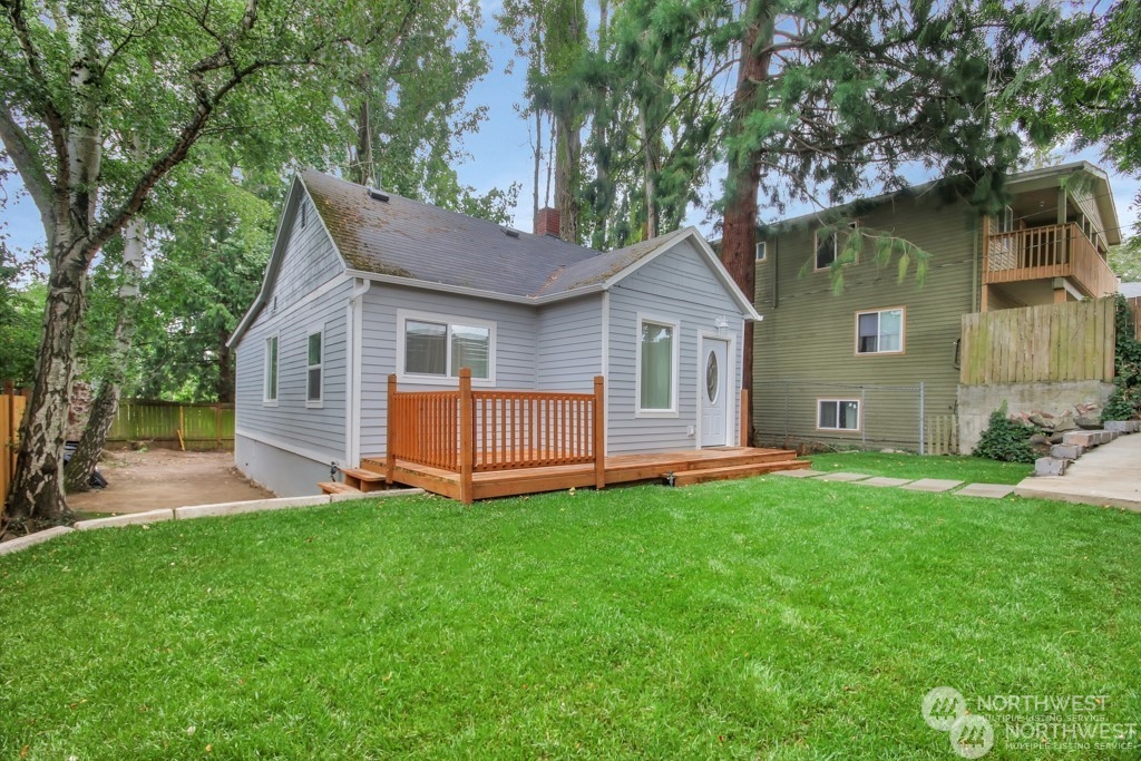 4636 S Othello Property Photo 3