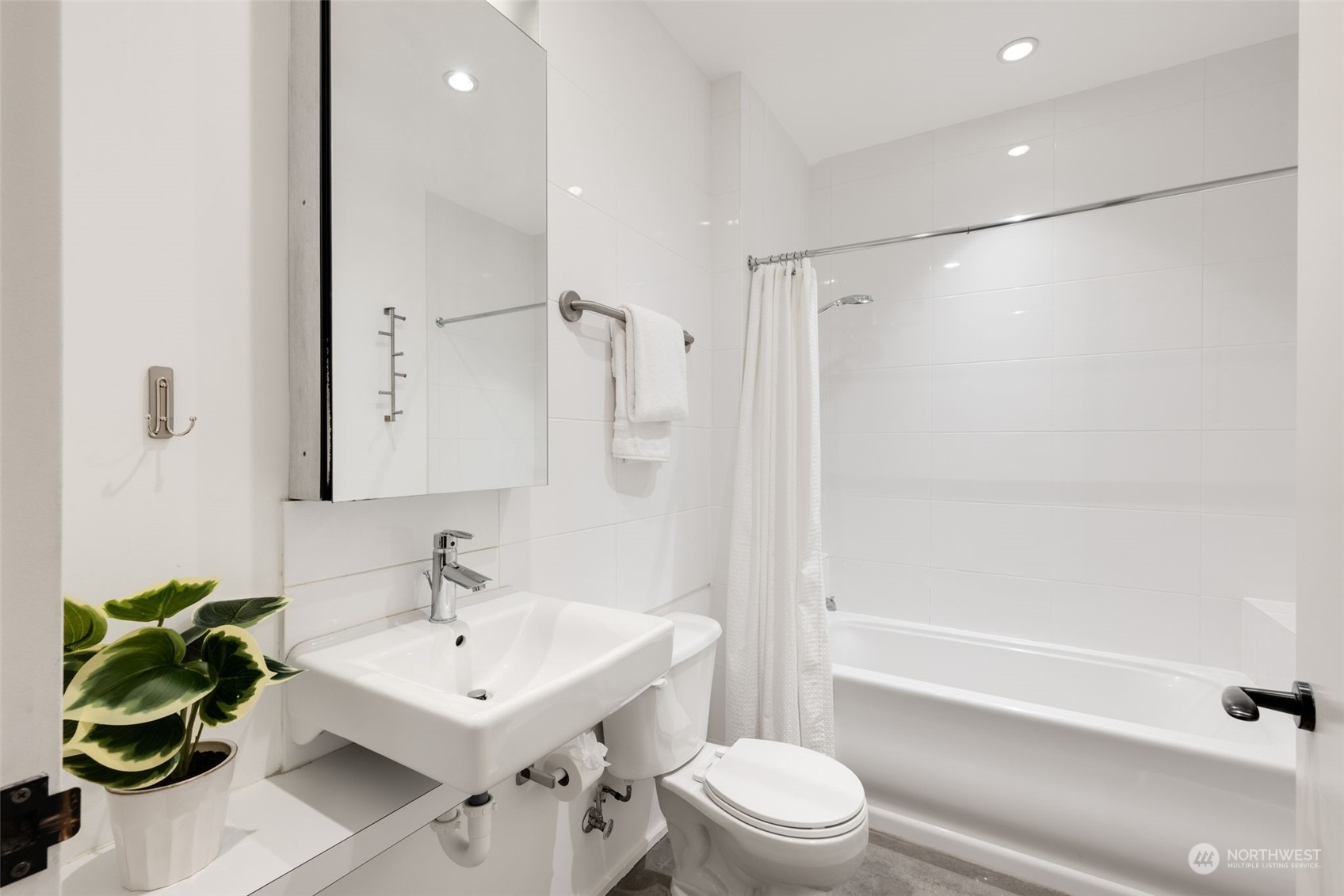 1111 E Pike Street 206 Property Photo 17
