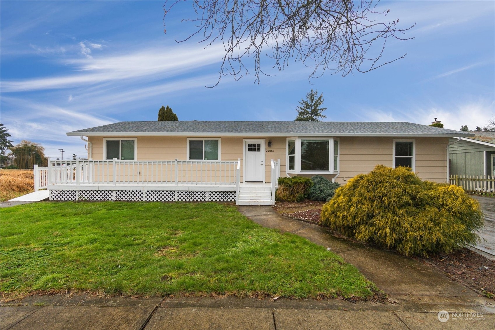 2225 48th Property Photo
