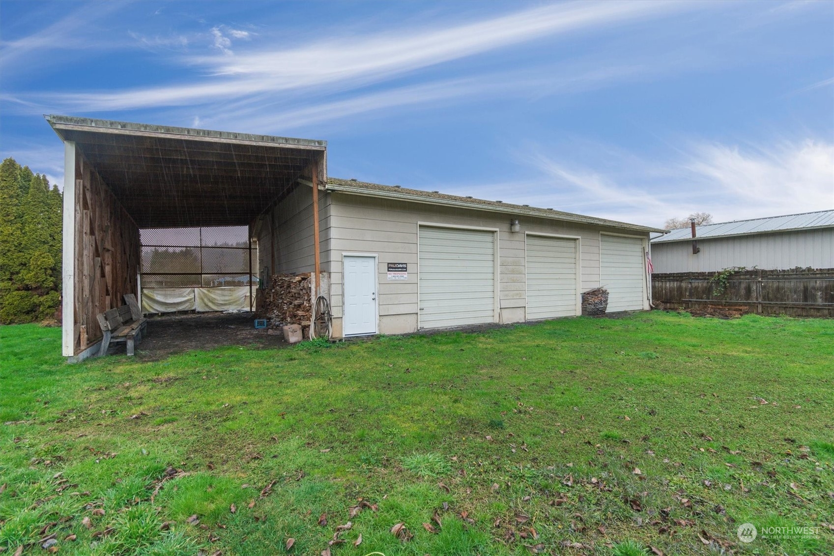 2225 48th Property Photo 25