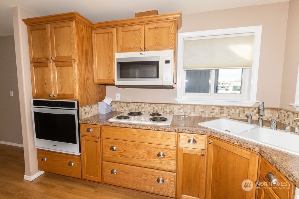 2351 Hawk Drive Property Photo 8