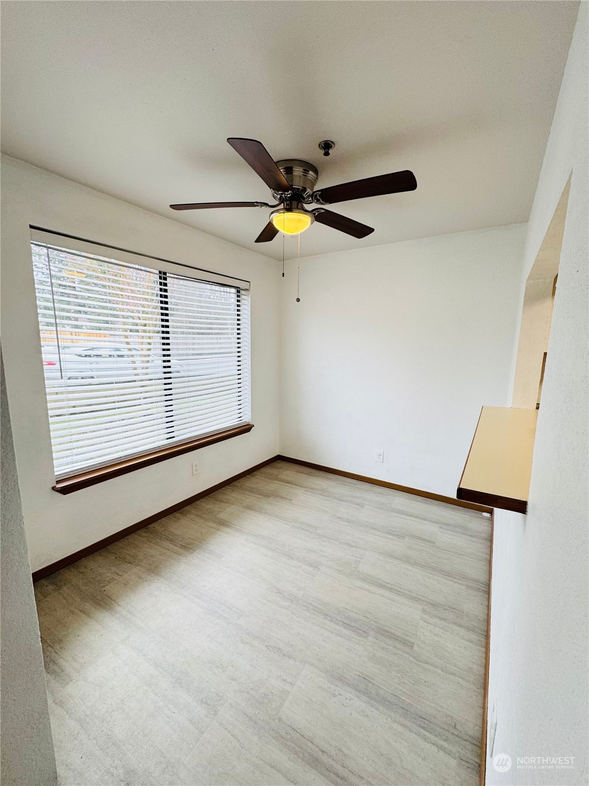 222 Ne Dogwood Street C-102 Property Photo 7