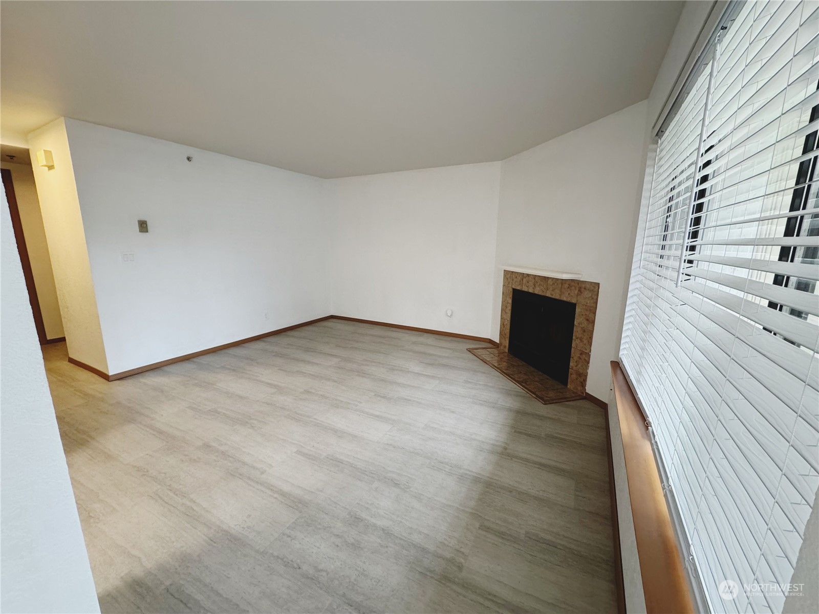 222 Ne Dogwood Street C-102 Property Photo 9