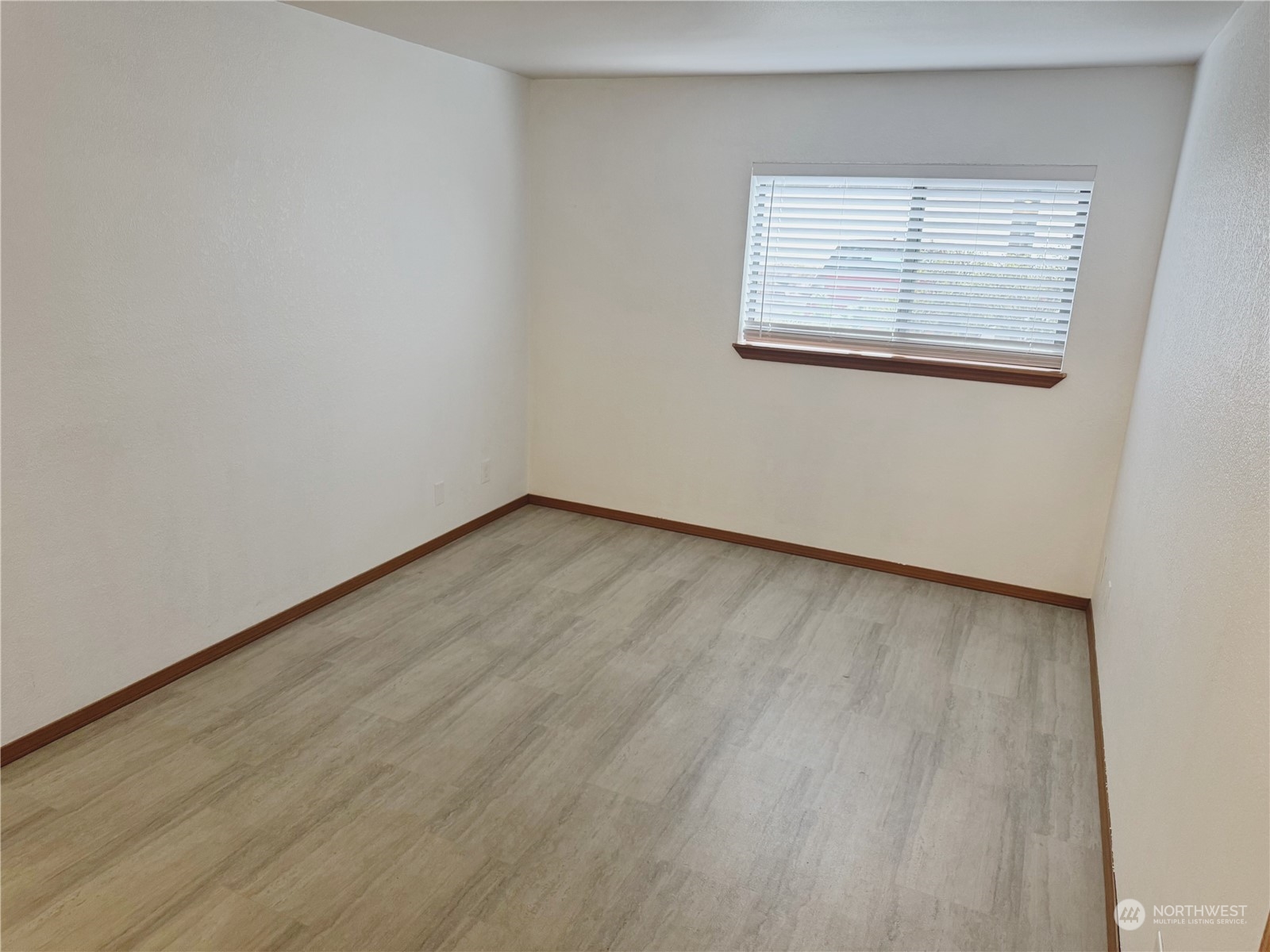222 Ne Dogwood Street C-102 Property Photo 14
