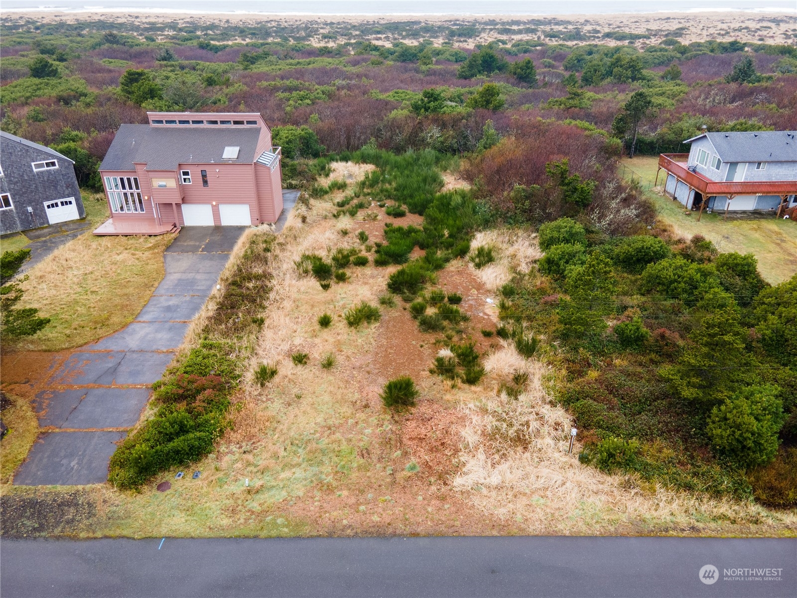 557 Sand Dune Avenue Property Photo 2