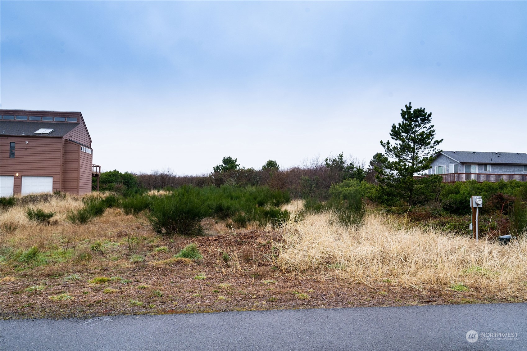 557 Sand Dune Avenue Property Photo 8