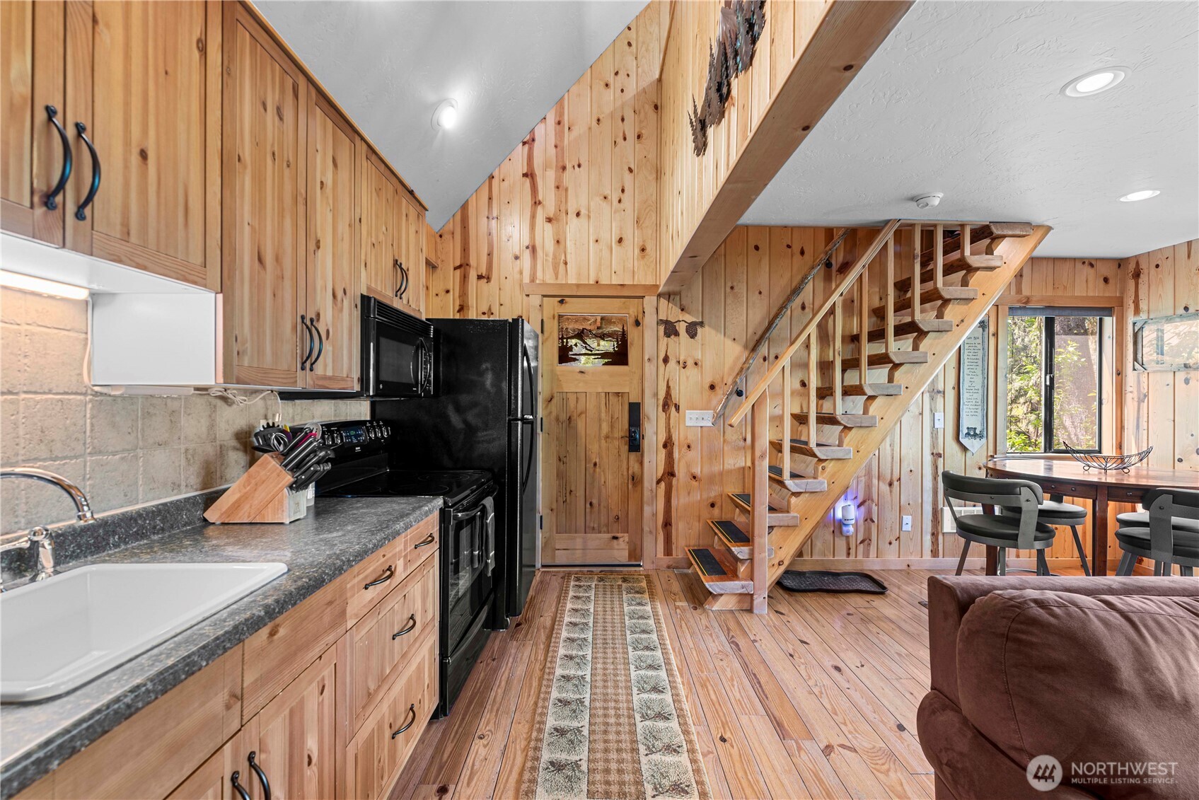 9864 E Leavenworth Road Property Photo 27