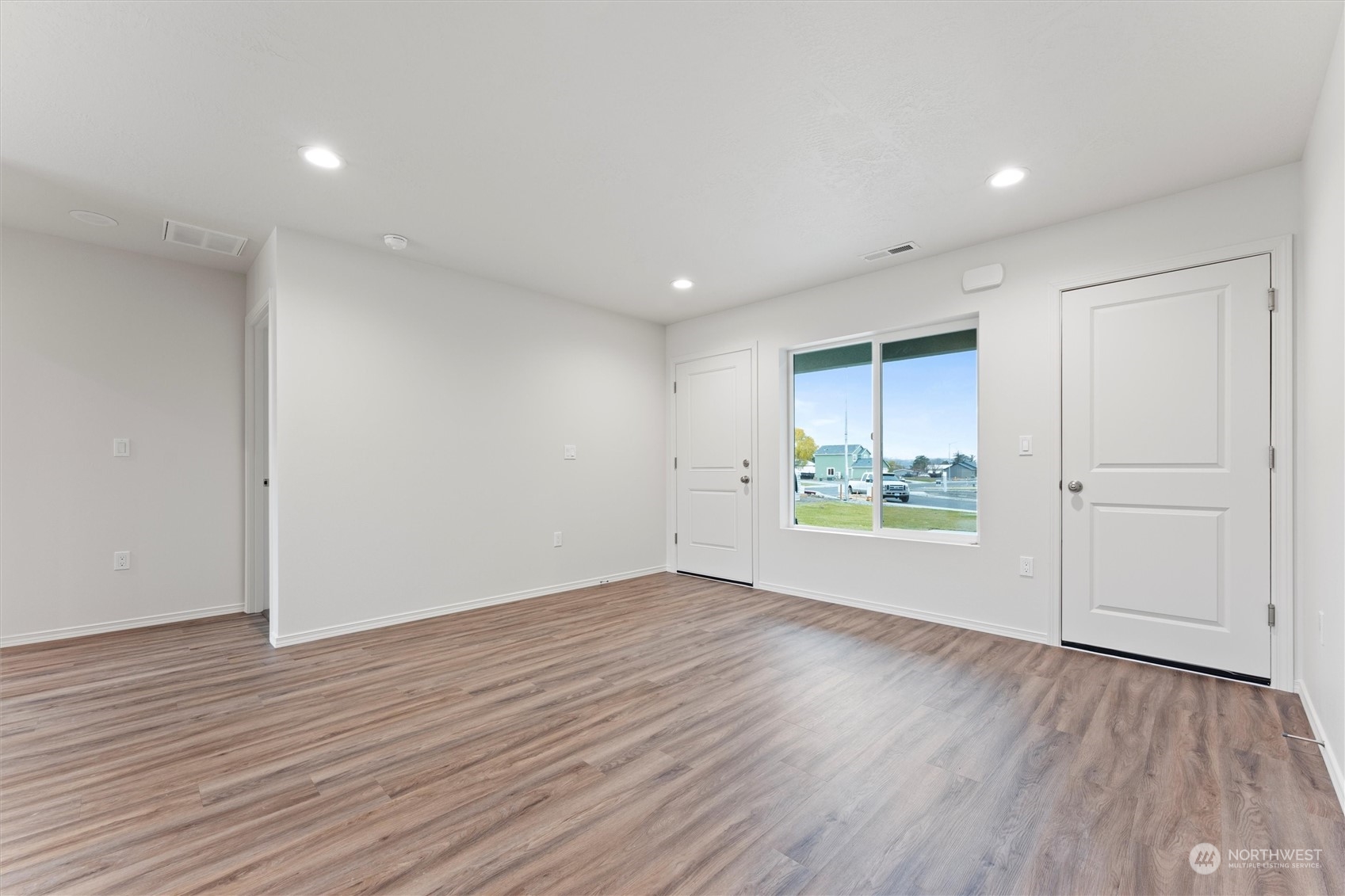 204 Cherry Street Property Photo 6
