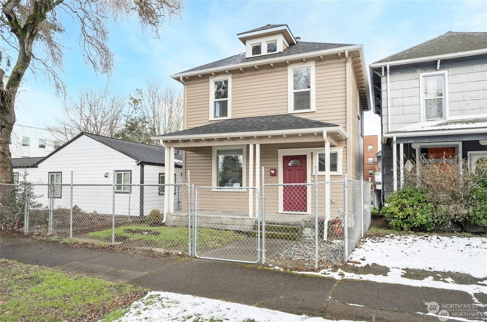 705 S L Street Property Photo