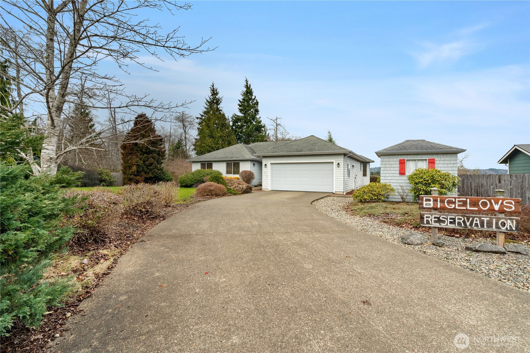 912 Bell Drive Property Photo 2